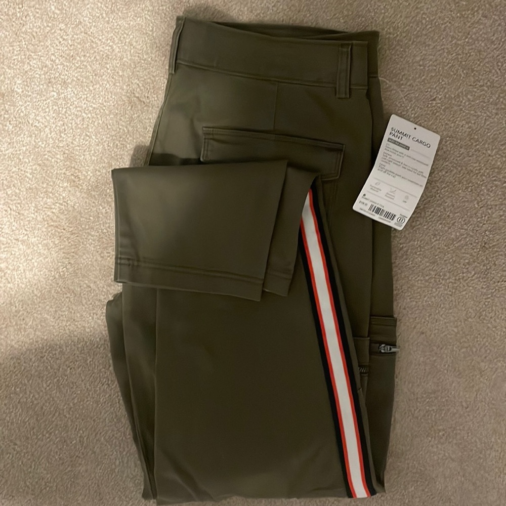 Brand new Athleta Cargo pants, size 8 straight leg